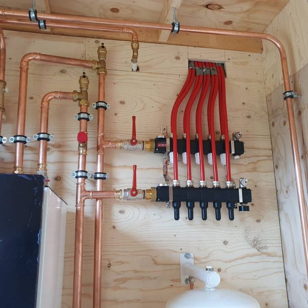 Montage (5) Montage (5)